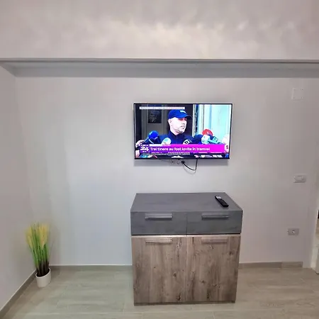 Modern - Near Aquapark Amazonia And Hospitals Babes And Cardiology *