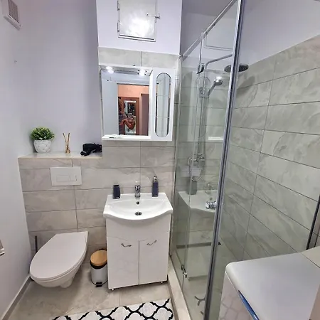 Modern - Near Aquapark Amazonia And Hospitals Babes And Cardiology Daire